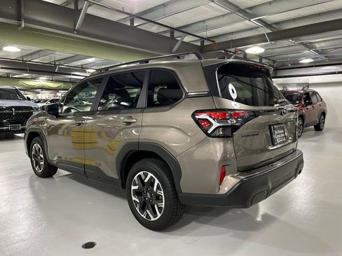 Used 2025 Subaru Forester Premium AWD/4WD image 4