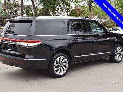 Used 2024 Lincoln Navigator L 4WD image 9