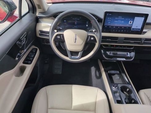Used 2025 Lincoln Corsair AWD w/ Equipment Group 101A image 16