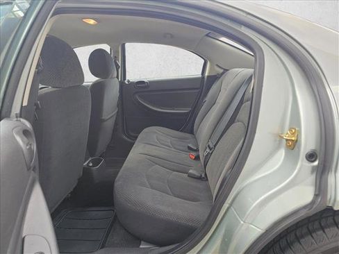 Used 2005 Chrysler Sebring Touring FWD image 15