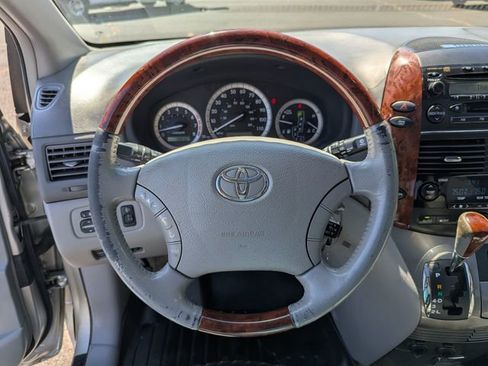Used 2005 Toyota Sienna FWD image 13