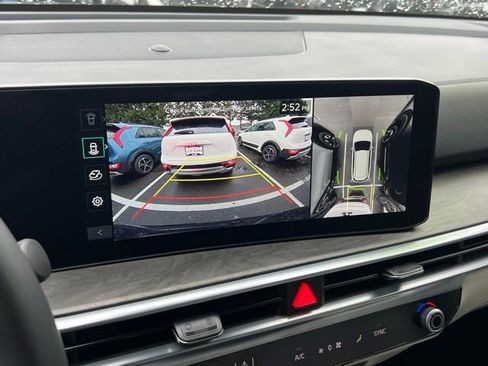 New 2025 Kia Sorento SX image 24