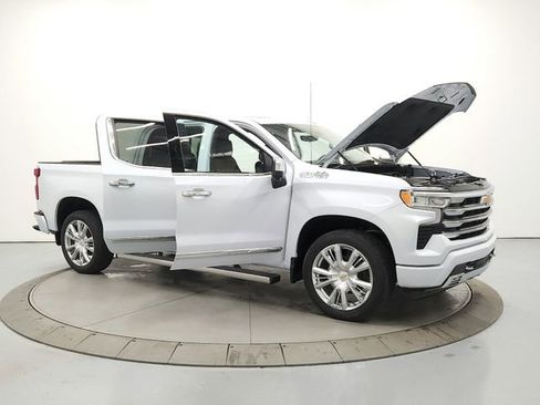 New 2026 Chevrolet Silverado 1500 High Country AWD/4WD image 9