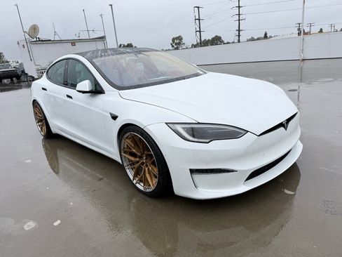 Used 2022 Tesla Model S Plaid image 4