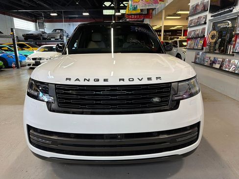 Used 2025 Land Rover Range Rover Long Wheelbase SE AWD/4WD image 2