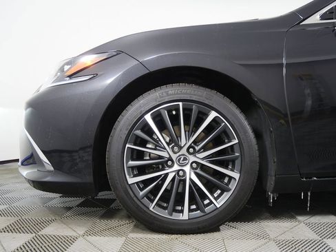 Used 2024 Lexus ES 300h F Sport image 7