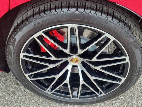 Certified 2024 Porsche Macan GTS AWD/4WD image 11