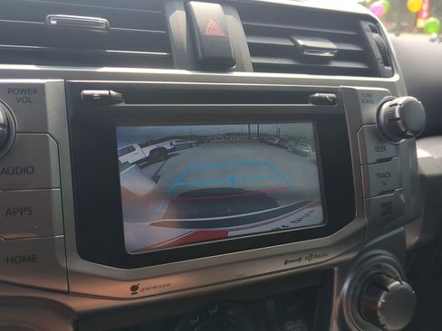 Used 2018 Toyota 4Runner SR5 Premium image 16