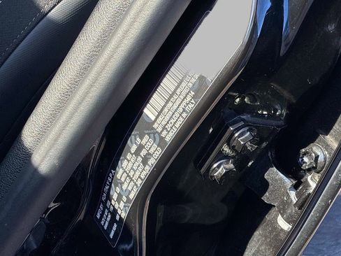 Used 2023 Jeep Renegade Latitude w/ Premium Group AWD/4WD image 19