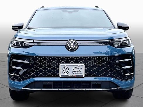 New 2026 Volkswagen Tiguan SE R-Line image 3