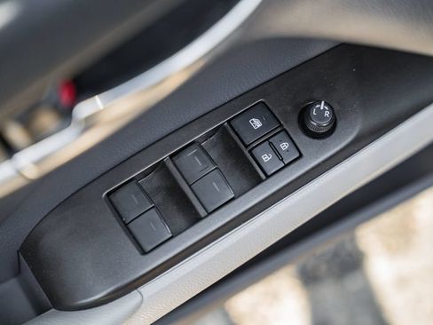 Used 2021 Toyota Camry LE FWD image 32