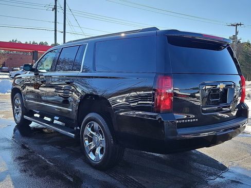 Used 2019 Chevrolet Suburban LT w/ LT Signature Package image 4