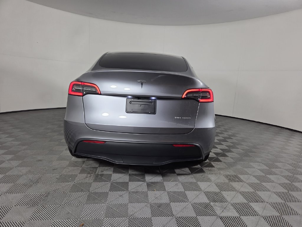 Used 2025 Tesla Model Y Long Range AWD/4WD image 6