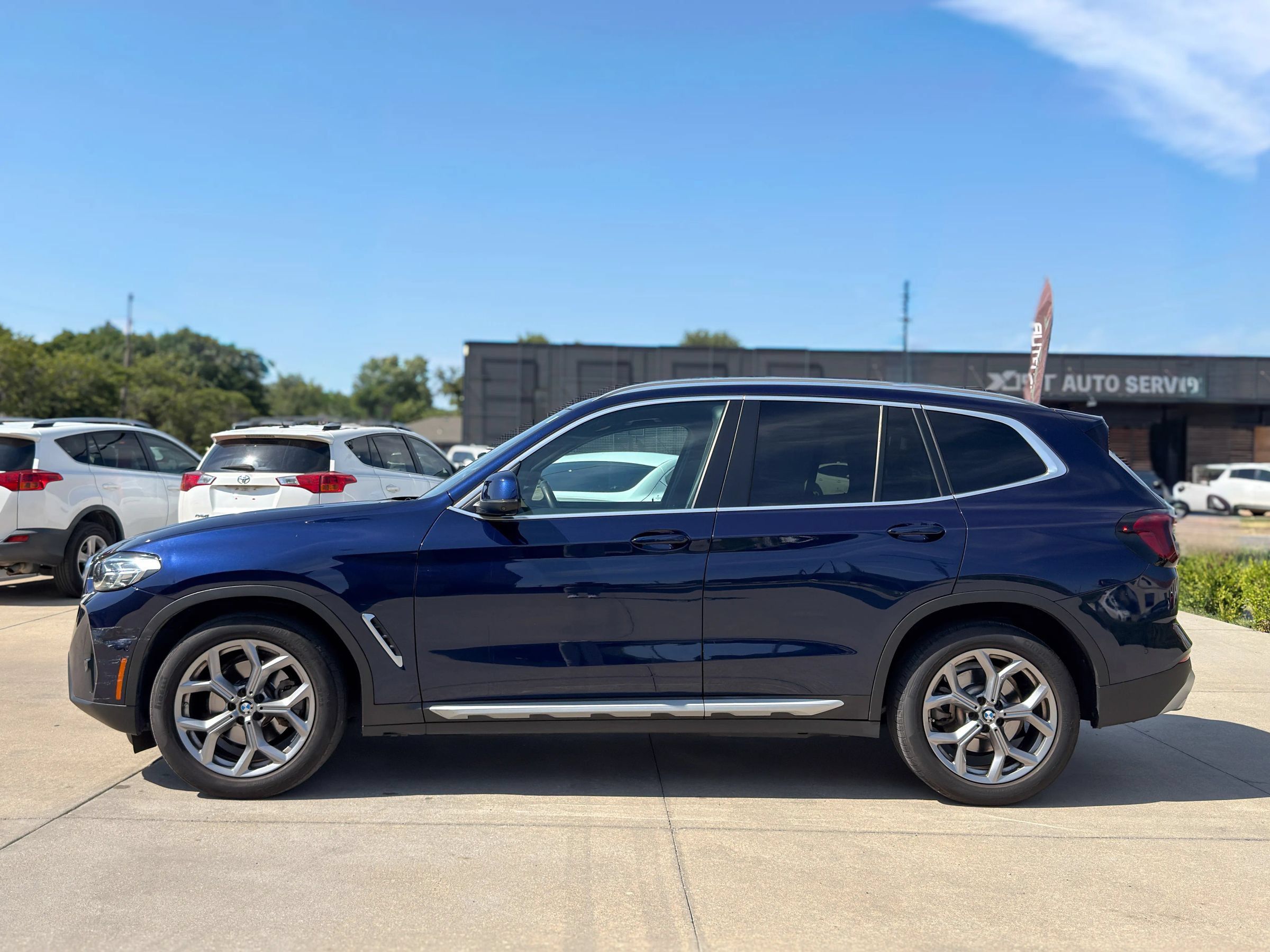 Used 2023 BMW X3 sDrive30i w/ Premium Package RWD image 4