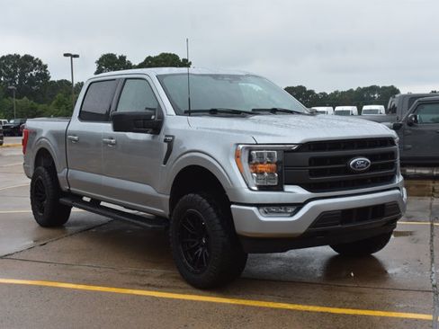 Used 2023 Ford F150 Lariat AWD/4WD image 3