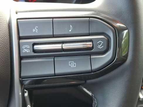 Used 2024 Chevrolet Colorado LT w/ LT Convenience Package II AWD/4WD image 18
