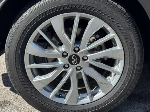 Certified 2024 INFINITI QX50 Luxe image 9