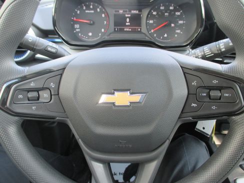 Used 2026 Chevrolet Trax LS w/ LS Convenience Package image 20