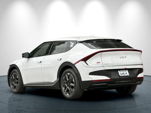 New 2025 Kia EV6 Light w/ Light LR Technology Package image 6