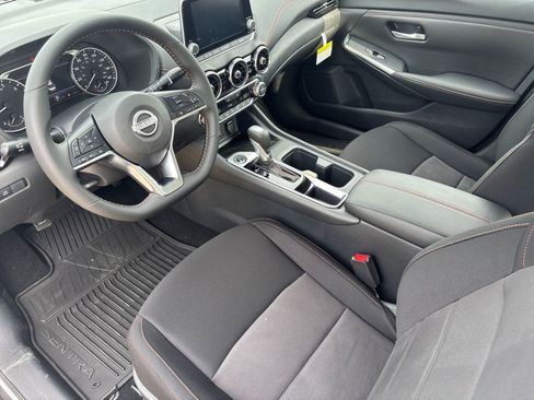 New 2025 Nissan Sentra SR image 4