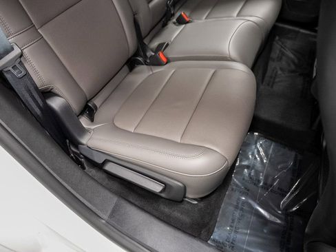 Used 2025 Lincoln Corsair Grand Touring w/ Towing Package image 37