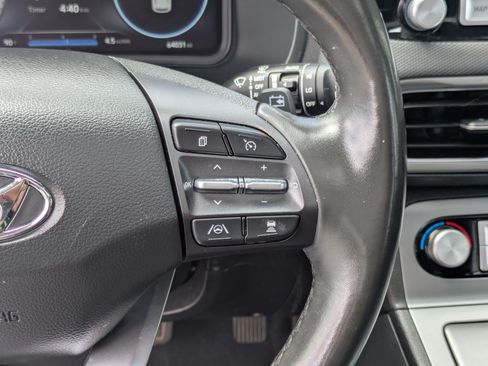 Used 2023 Hyundai Kona Limited FWD image 21