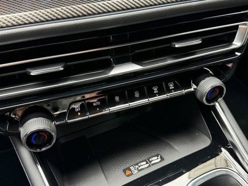 New 2026 Chevrolet Traverse High Country FWD image 17