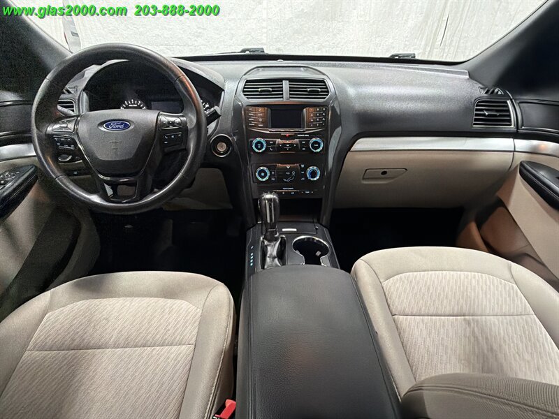 Used 2018 Ford Explorer 4WD w/ Class II Trailer Tow Package image 6