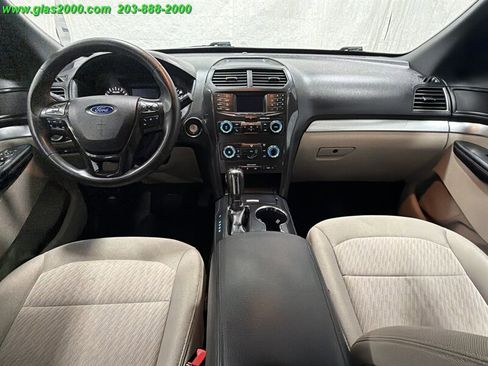Used 2018 Ford Explorer 4WD w/ Class II Trailer Tow Package image 6