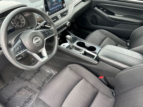 Used 2023 Nissan Altima 2.5 SV image 9