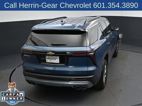 Used 2025 Chevrolet Traverse LT FWD image 34