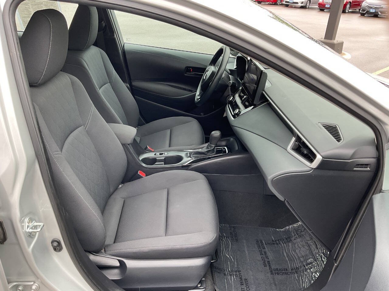 Used 2025 Toyota Corolla LE FWD image 44