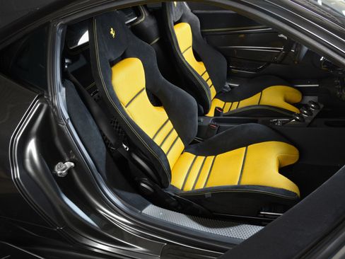 Used 2014 Ferrari 458 Speciale Coupe RWD image 5