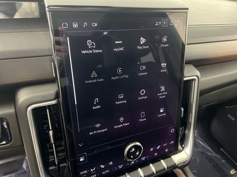 Used 2025 GMC Yukon XL Denali w/ Denali Reserve Package image 14