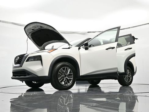 Used 2021 Nissan Rogue S image 47
