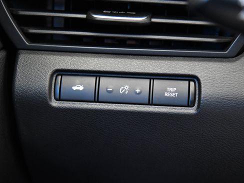 Used 2024 Nissan Altima 2.5 SV FWD image 29