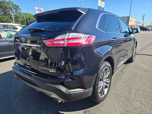Used 2019 Ford Edge Titanium w/ Cold Weather Package AWD/4WD image 5
