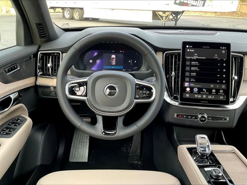 New 2026 Volvo XC90 B5 Plus w/ Protection Package AWD/4WD image 15