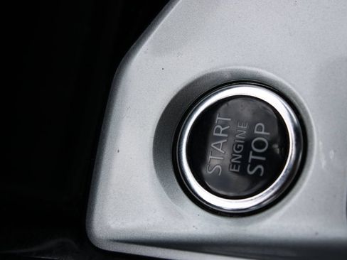 Used 2024 Nissan Altima 2.5 SR FWD image 40