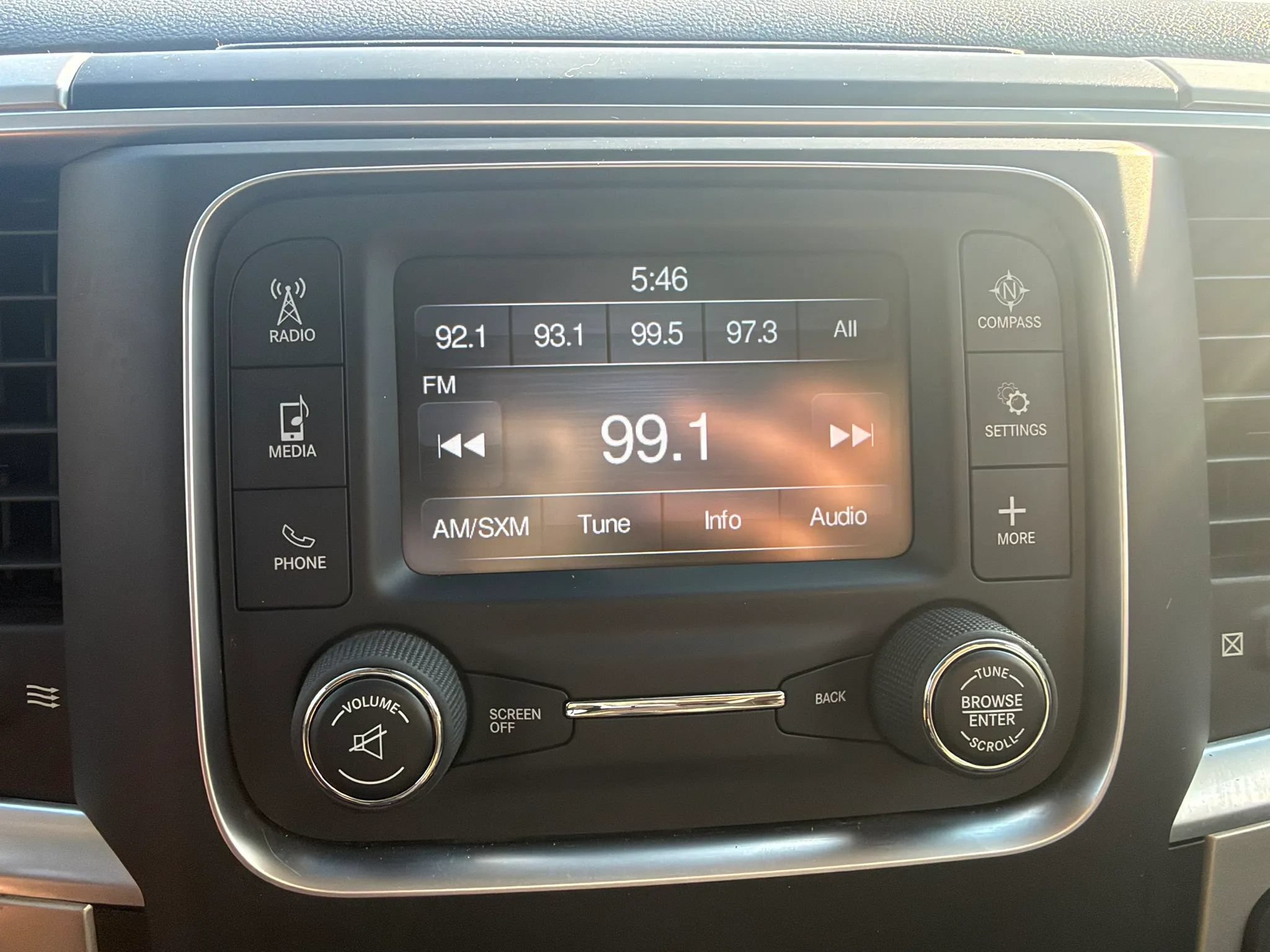 Used 2020 RAM 1500 Classic SLT AWD/4WD image 26