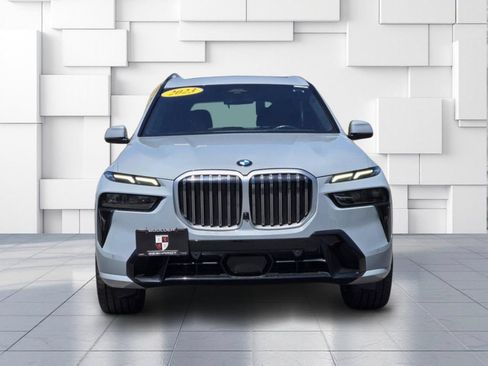 Used 2023 BMW X7 xDrive40i w/ M Sport Package AWD/4WD image 2