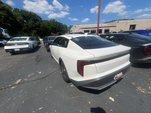 Used 2025 Kia K4 FWD image 5