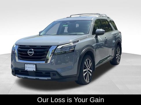 Used 2023 Nissan Pathfinder Platinum AWD/4WD image 2