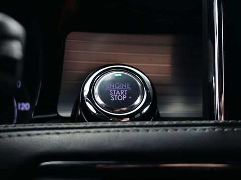 Used 2022 Lincoln Corsair AWD w/ Premium Package image 24