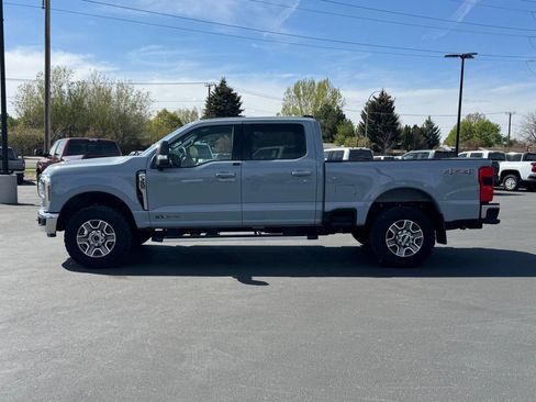 Used 2025 Ford F350 Lariat AWD/4WD image 4