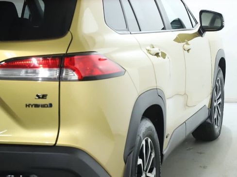 Used 2023 Toyota Corolla Cross SE image 44