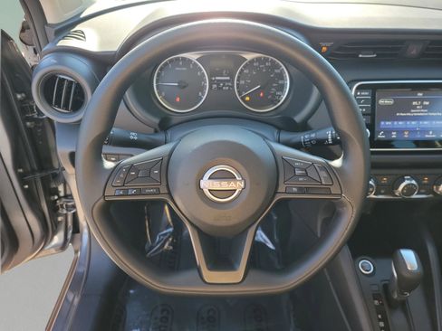 Certified 2025 Nissan Kicks Play S image 23