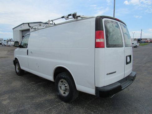 Used 2017 Chevrolet Express 2500 RWD image 5