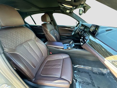 Certified 2023 BMW 540i w/ Premium Package image 33