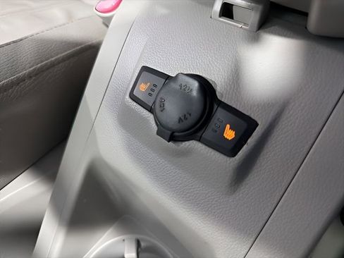 Used 2008 Saturn Vue XR w/ Premium Trim Package image 21